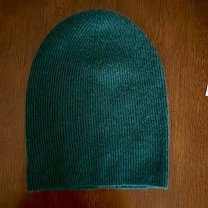 Aritzia Babaton cashmere beanie- liteluxe ribbed 100% cashmere NWOT
